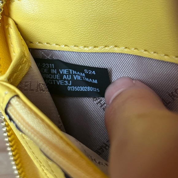 Michael Kors Wallet🎈🎈 - Picture 7 of 7